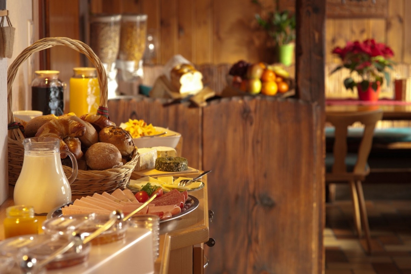 boulangerie-TOURRETTE LEVENS-min_breakfast_buffet_food_restaurant_meal_hotel_plate_fresh-718745